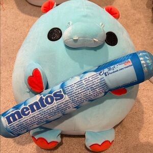 ZURU SNACKLES SURPRISE "HUGH" HIPPO W/ MENTOS - 14" NEW WITHOUT TAGS